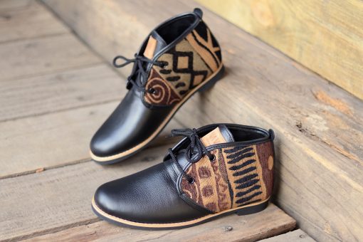nava-apparel-womens-veldskoen-khoisan-black-leather-tribal-pattern-desert-shoe-khoisan-collection